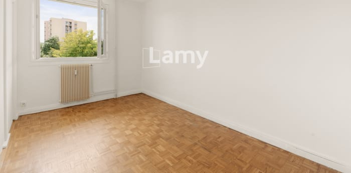 Image 4 sur 9 - Appartement  ·  Vente · St Genis Laval (69230) · 3 pièces · 55m²