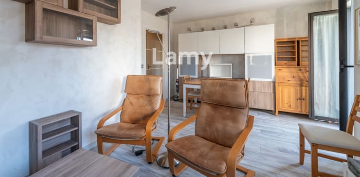 Image 6 sur 10 - Appartement  ·  Vente · Bourg La Reine (92340) · 2 pièces · 39m²