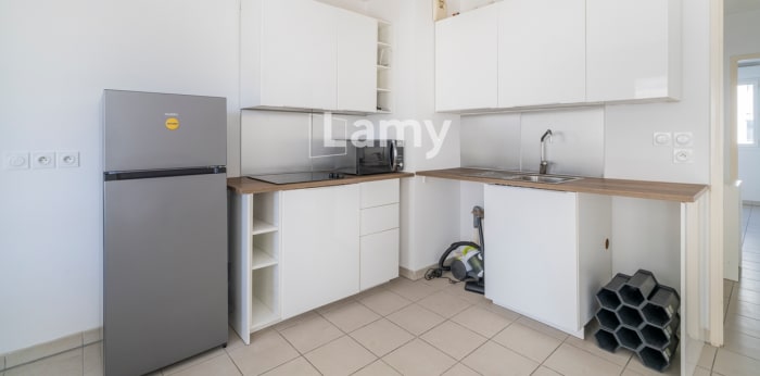 Image 1 sur 6 - Appartement  ·  Vente · Marseille 03 (13003) · 2 pièces · 43m²