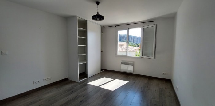 Image 7 sur 30 - Maison/villa  ·  Vente · Les Mees (04190) · 7 pièces · 175m²