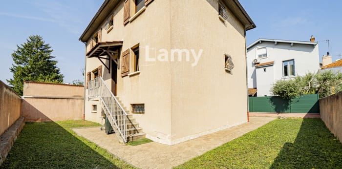 Image 5 sur 23 - Maison/villa  ·  Vente · Villeurbanne (69100) · 6 pièces · 144m²