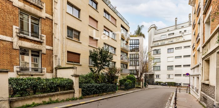 Image 9 sur 10 - Appartement  ·  Vente · Paris (75019) · 2 pièces · 34m²