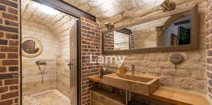 Image 8 sur 10 - Appartement  ·  Vente · Paris 18 (75018) · 1 pièce · 52m²