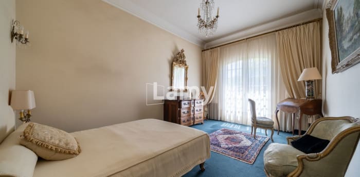 Image 14 sur 24 - Maison/villa  ·  Vente · Salon De Provence (13300) · 7 pièces · 234m²