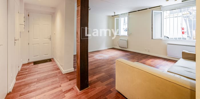 Image 1 sur 10 - Appartement  ·  Vente · Paris (75018) · 34m²