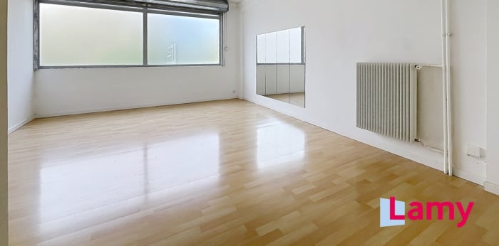 Image 1 sur 10 - Local  ·  Vente · Aix En Provence (13100) · 3 pièces · 69m²