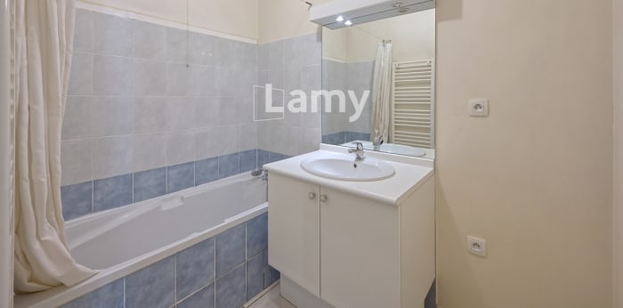 Image 12 sur 13 - Appartement  ·  Vente · Grenoble (38100) · 3 pièces · 68m²