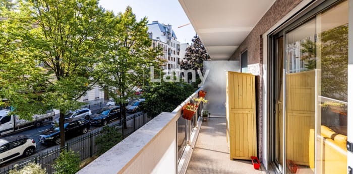 Image 2 sur 13 - Appartement  ·  Vente · Paris (75015) · 5 pièces · 107m²
