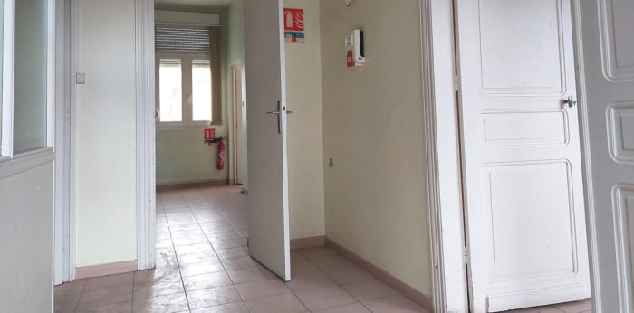 Image 2 sur 13 - Immeuble  ·  Vente · Conde Sur L Escaut (59163) · 200m²