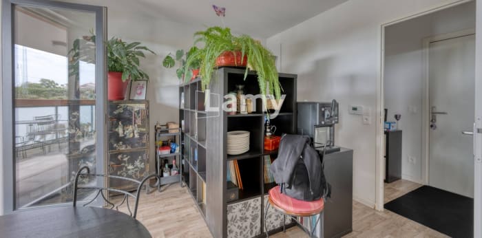 Image 6 sur 11 - Appartement  ·  Vente · Cenon (33150) · 3 pièces · 66m²