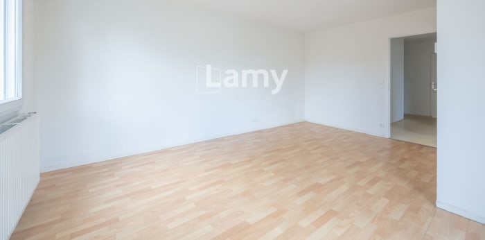 Image 8 sur 11 - Appartement  ·  Vente · Cenon (33150) · 2 pièces · 60m²