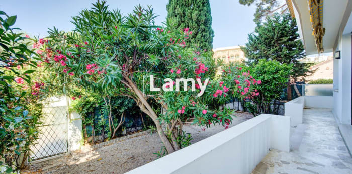 Image 6 sur 16 - Appartement  ·  Vente · Antibes (06160) · 3 pièces · 61m²