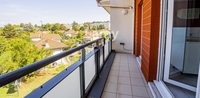 Image 3 sur 14 - Appartement  ·  Vente · Francheville (69340) · 3 pièces · 55m²