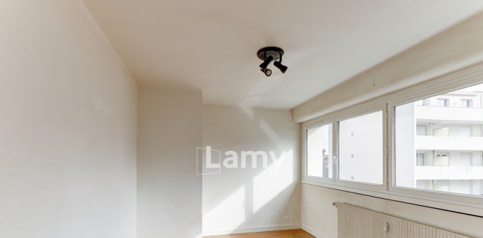 Image 1 sur 8 - Appartement  ·  Vente · Clermont Ferrand (63000) · 1 pièce · 28m²