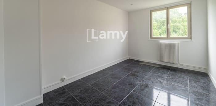 Image 8 sur 9 - Appartement  ·  Vente · Drancy (93700) · 5 pièces · 82m²