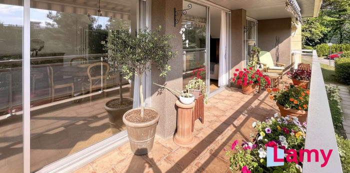 Image 1 sur 18 - Appartement  ·  Vente · Aix En Provence (13090) · 5 pièces · 115m²