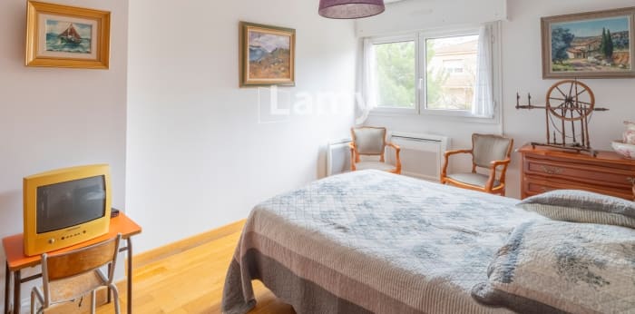 Image 12 sur 14 - Appartement  ·  Vente · Marseille (13005) · 4 pièces · 107m²