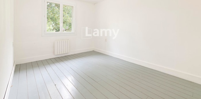 Image 8 sur 11 - Maison/villa  ·  Vente · Peyrehorade (40300) · 13 pièces · 350m²
