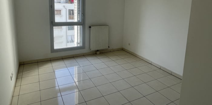 Image 9 sur 11 - Appartement  ·  Vente · Marseille 02 (13002) · 3 pièces · 60m²