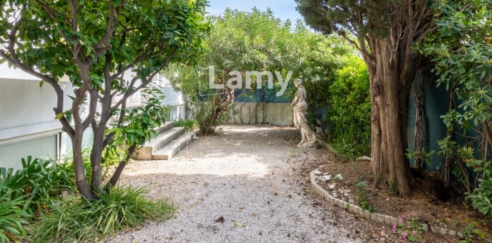 Image 9 sur 11 - Appartement  ·  Vente · Antibes (06160) · 3 pièces · 61m²