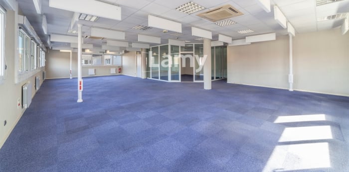 Image 9 sur 16 - Appartement  ·  Vente · Besancon (25000) · 11 pièces · 480m²