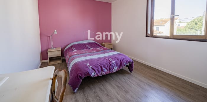 Image 16 sur 23 - Maison/villa  ·  Vente · Villeurbanne (69100) · 6 pièces · 144m²