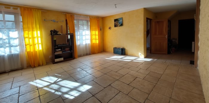 Image 11 sur 13 - Maison/villa  ·  Vente · Salignac (04290) · 7 pièces · 186m²