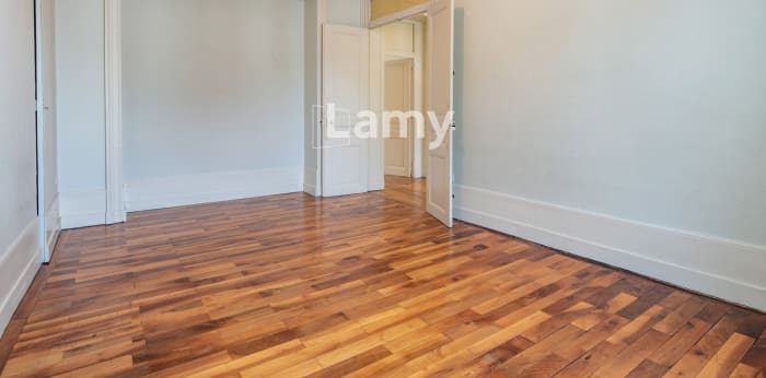 Image 10 sur 16 - Appartement  ·  Vente · Grenoble (38000) · 4 pièces · 119m²