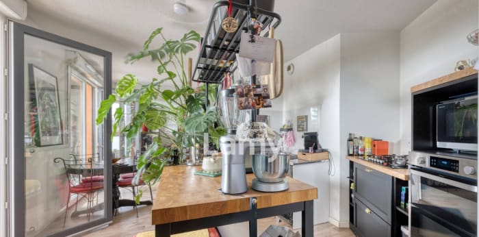 Image 1 sur 11 - Appartement  ·  Vente · Cenon (33150) · 3 pièces · 66m²