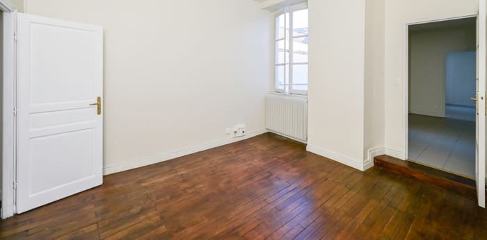 Image 6 sur 12 - Local  ·  Vente · Orleans (45000) · 9 pièces · 132m²