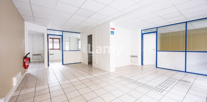 Image 6 sur 12 - Bureaux  ·  Vente · Moutiers Tarentaise (73600) · 4 pièces · 82m²