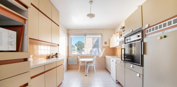 Image 7 sur 11 - Appartement  ·  Vente · Aix En Provence (13090) · 3 pièces · 83m²