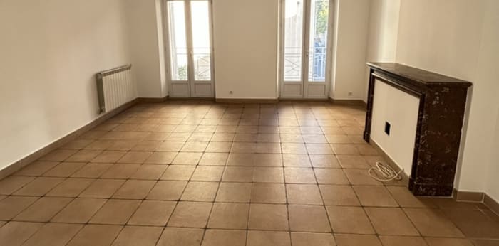 Image 7 sur 13 - Appartement  ·  Vente · Marseille (13004) · 6 pièces · 146m²