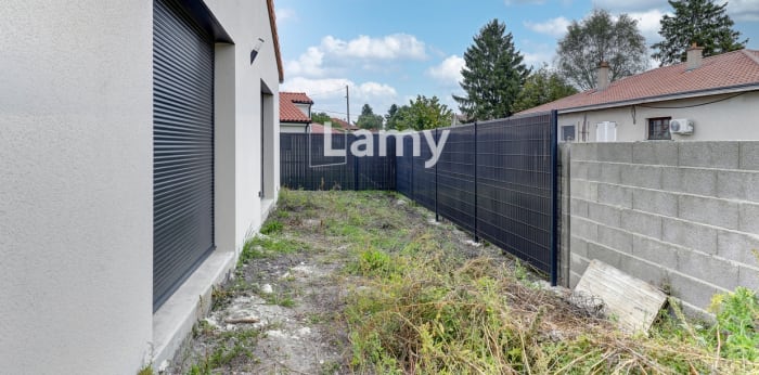 Image 5 sur 9 - Maison/villa  ·  Vente · St Beauzire (63360) · 6 pièces · 141m²