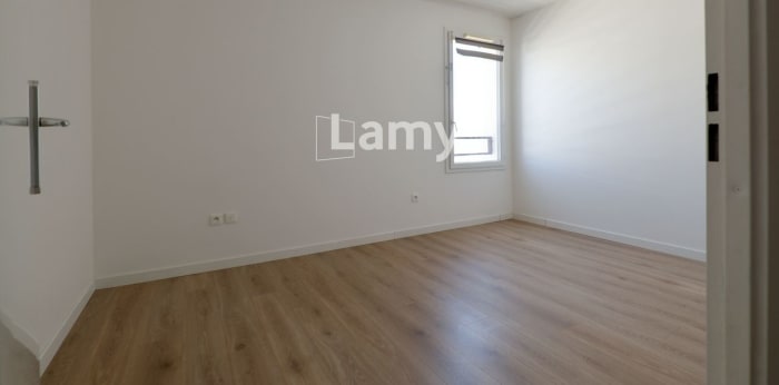 Image 8 sur 11 - Appartement  ·  Vente · Ris Orangis (91130) · 3 pièces · 64m²