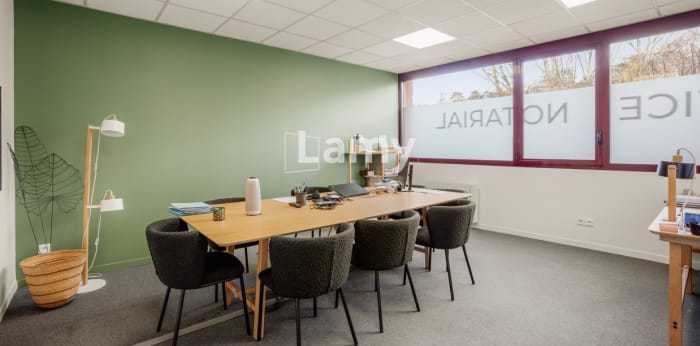 Image 3 sur 9 - Local  ·  Vente · Tassin La Demi Lune (69160) · 4 pièces · 101m²