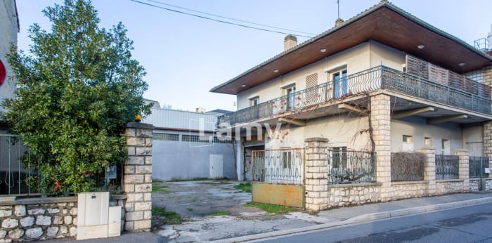 Image 1 sur 21 - Maison/villa  ·  Vente · Salon De Provence (13300) · 6 pièces · 150m²