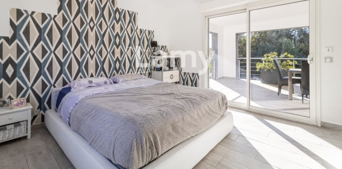 Image 7 sur 17 - Maison/villa  ·  Vente · Allauch (13190) · 4 pièces · 140m²