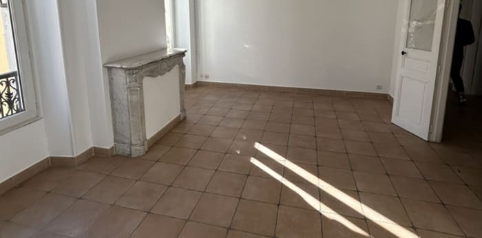 Image 5 sur 13 - Appartement  ·  Vente · Marseille (13004) · 6 pièces · 146m²