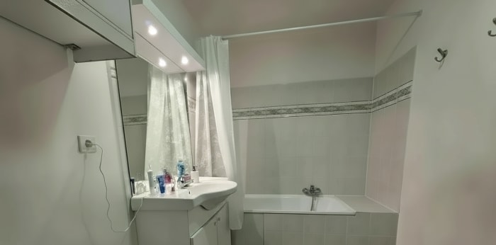 Image 5 sur 7 - Appartement  ·  Vente · Fuveau (13710) · 2 pièces · 46m²