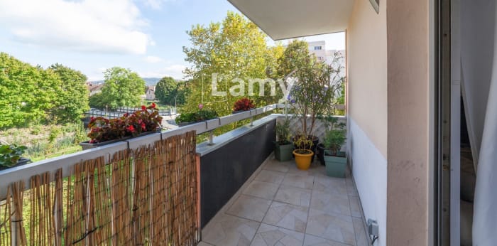 Image 3 sur 10 - Appartement  ·  Vente · Besancon (25000) · 5 pièces · 92m²