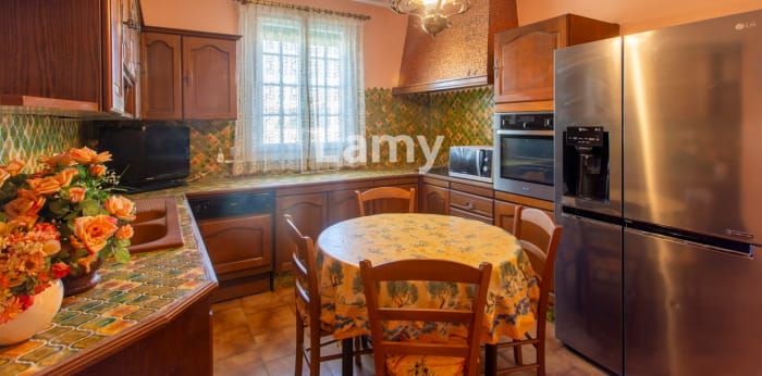 Image 5 sur 10 - Maison/villa  ·  Vente · Miramas (13140) · 6 pièces · 161m²