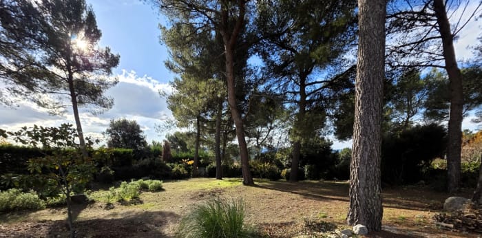 Image 13 sur 13 - Maison/villa  ·  Vente · St Marc Jaumegarde (13100) · 8 pièces · 220m²