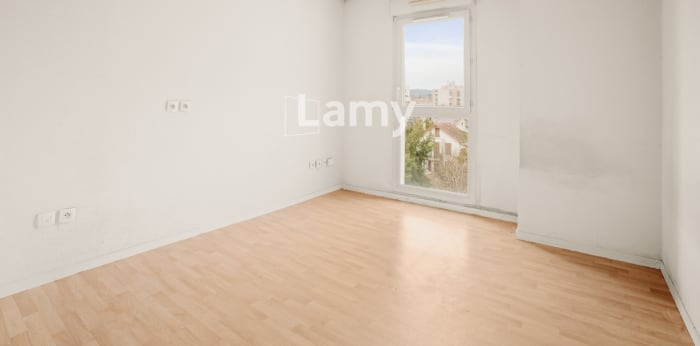 Image 1 sur 10 - Appartement  ·  Vente · Villeurbanne (69100) · 1 pièce · 18m²