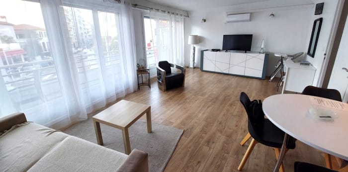 Image 1 sur 5 - Appartement  ·  Vente · Antibes (06160) · 59m²