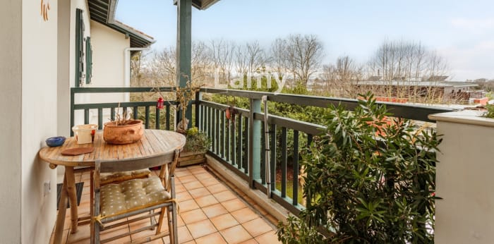 Image 1 sur 8 - Appartement  ·  Vente · Bayonne (64100) · 2 pièces · 48m²