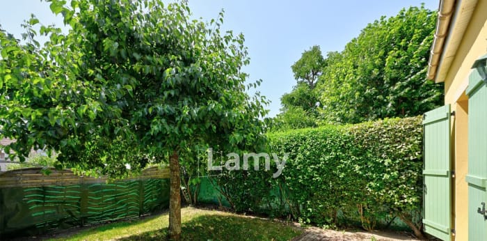 Image 3 sur 9 - Maison/villa  ·  Vente · Coignieres (78310) · 4 pièces · 71m²