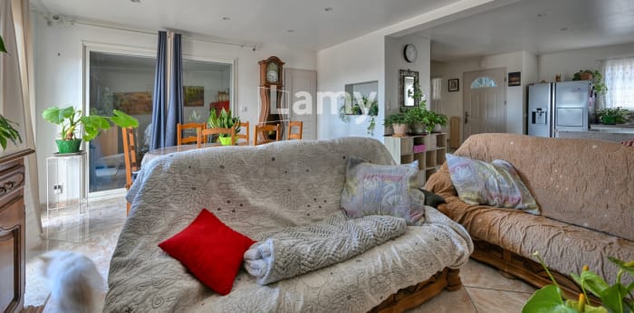 Image 4 sur 15 - Maison/villa  ·  Vente · Montmirat (30260) · 5 pièces · 95m²