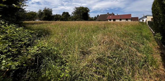 Terrain  ·  Vente · Ruffey Le Chateau (25170) · 703m²