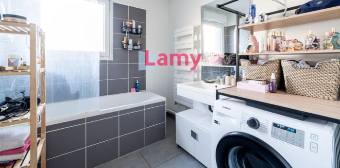 Image 7 sur 8 - Appartement  ·  Vente · Wambrechies (59118) · 3 pièces · 69m²